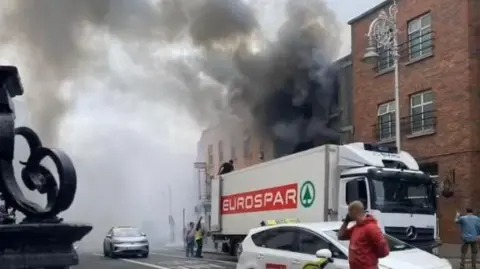 Hero Lorry Driver Saves Man From Burning Building